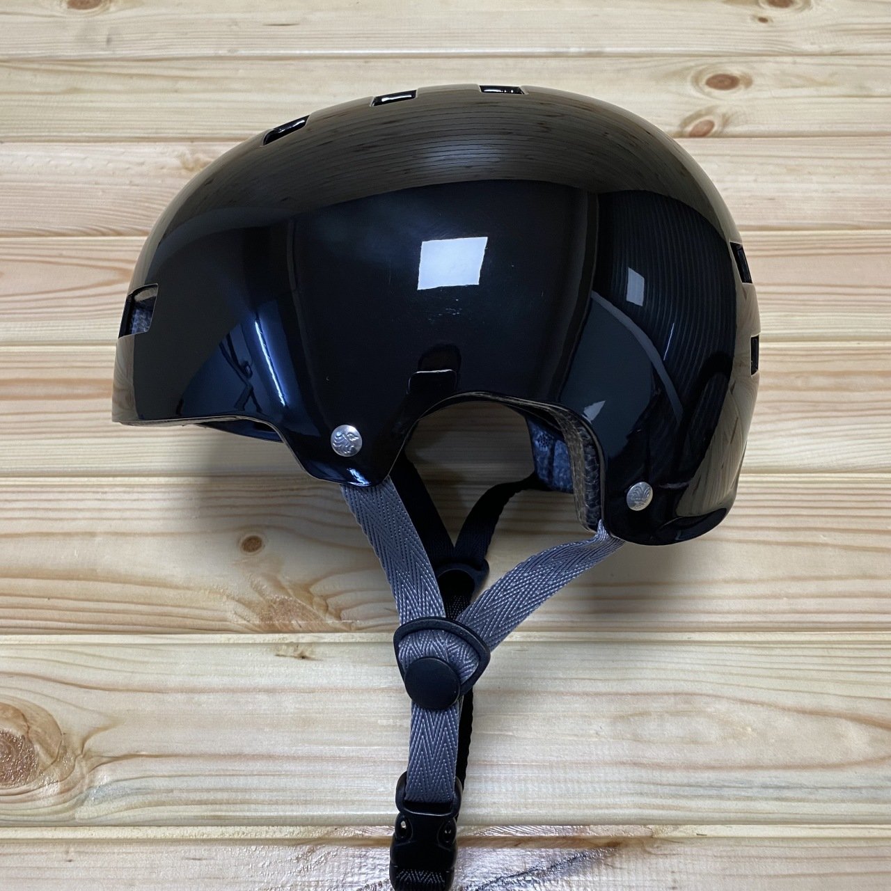 Bluegrass Superbold BMX/DJ Kask