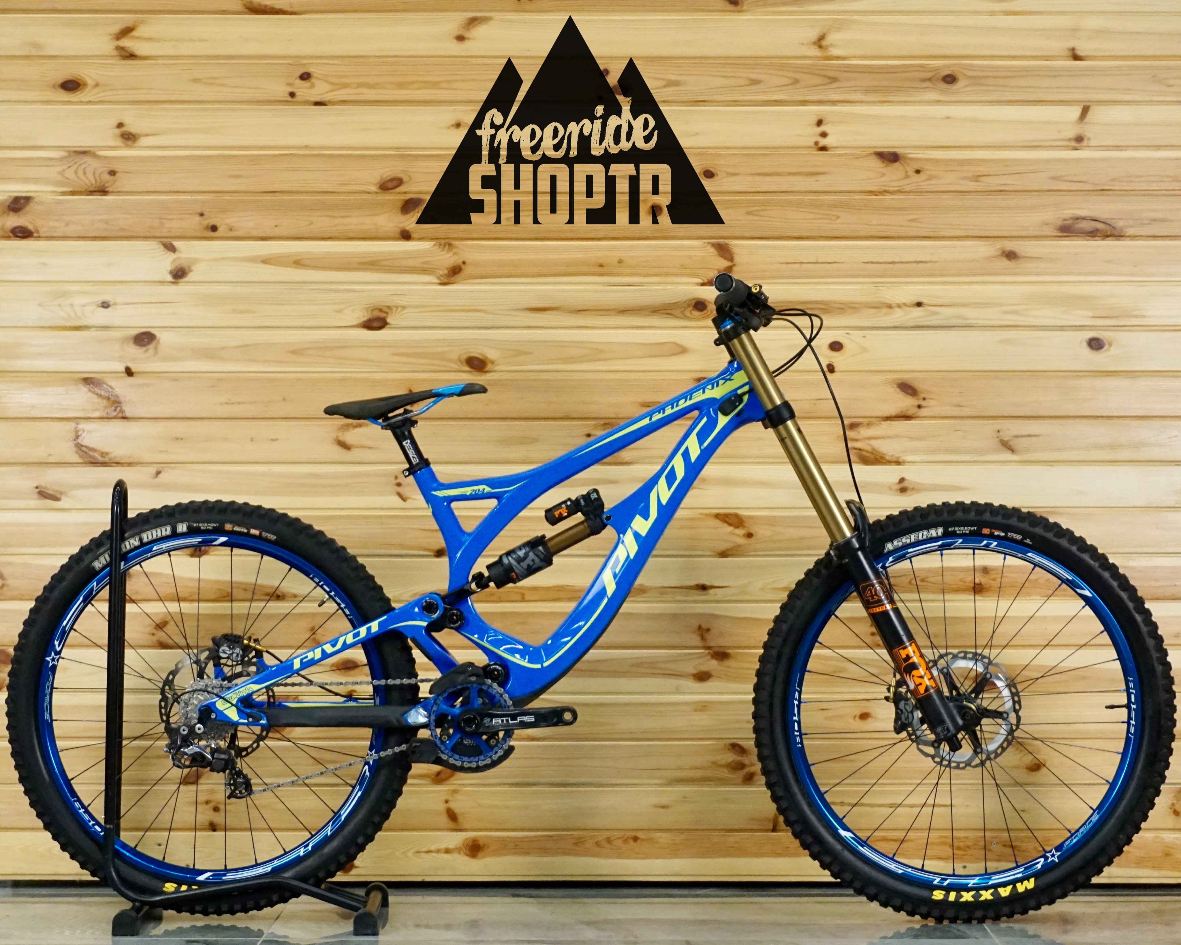 Pivot Phoenix Custom 27.5” - Downhill Bisiklet