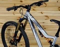 Commencal Meta AM V4.2 NZ 27.5” - Enduro Bisiklet