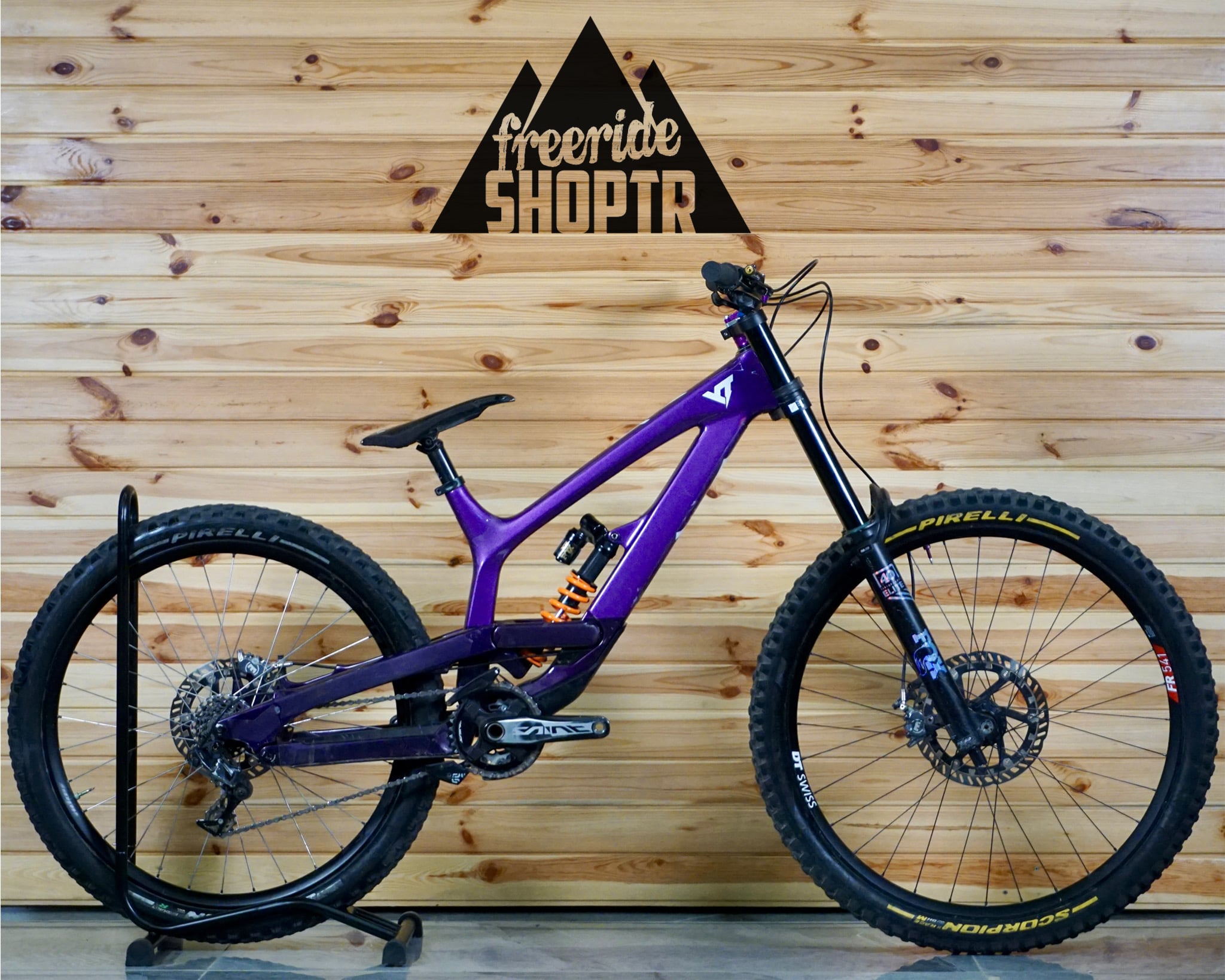 YT Tues Custom 29/27.5” - Downhill Bisiklet