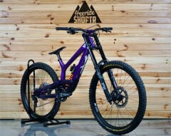 YT Tues Custom 29/27.5” - Downhill Bisiklet