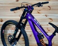 YT Tues Custom 29/27.5” - Downhill Bisiklet