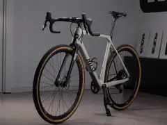 All Mountain Style Kickstand - Black