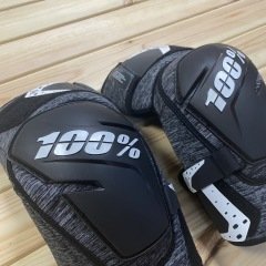 100% Fortis Dizlik - Siyah/Gri