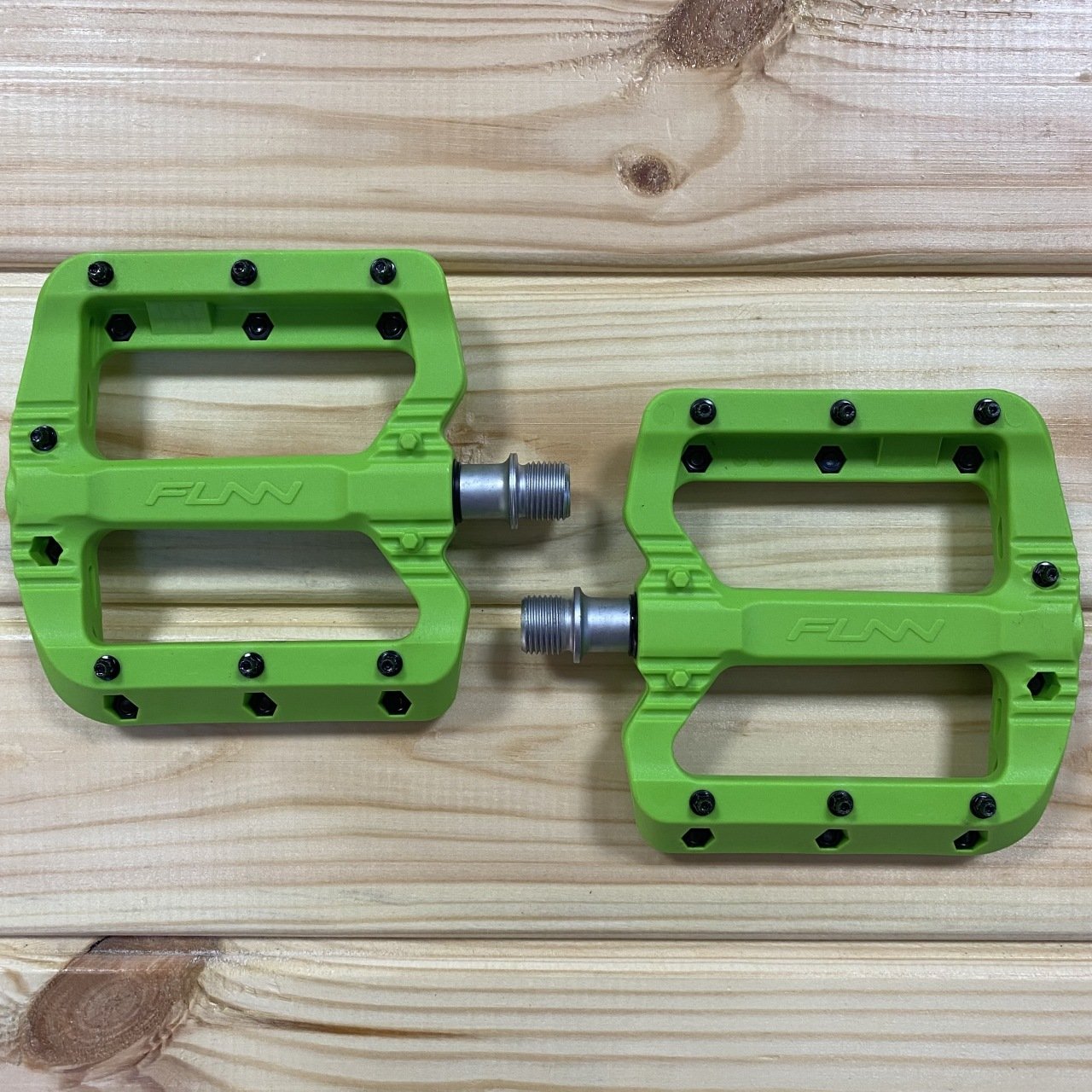 Funn Black Magic Platform Pedal - Yeşil