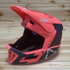 Leatt DBX 1.0 Fullface Kask - Coral