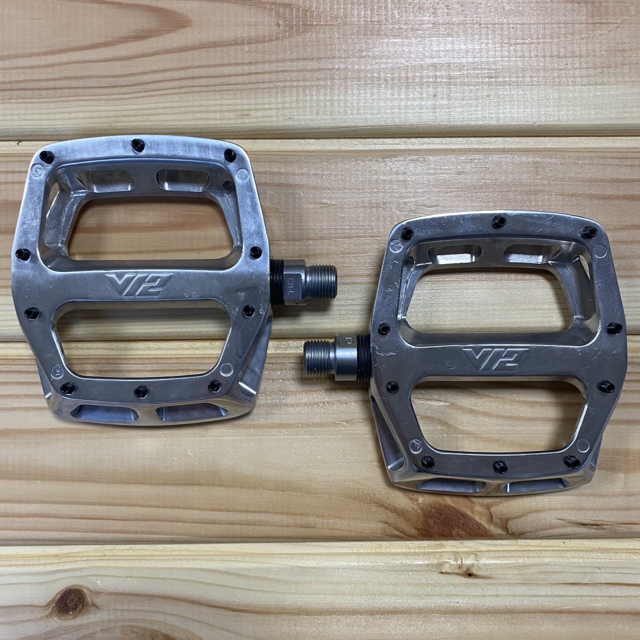 DMR V12 Pedal - Gümüş