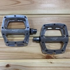 DMR V12 Pedal - Gümüş