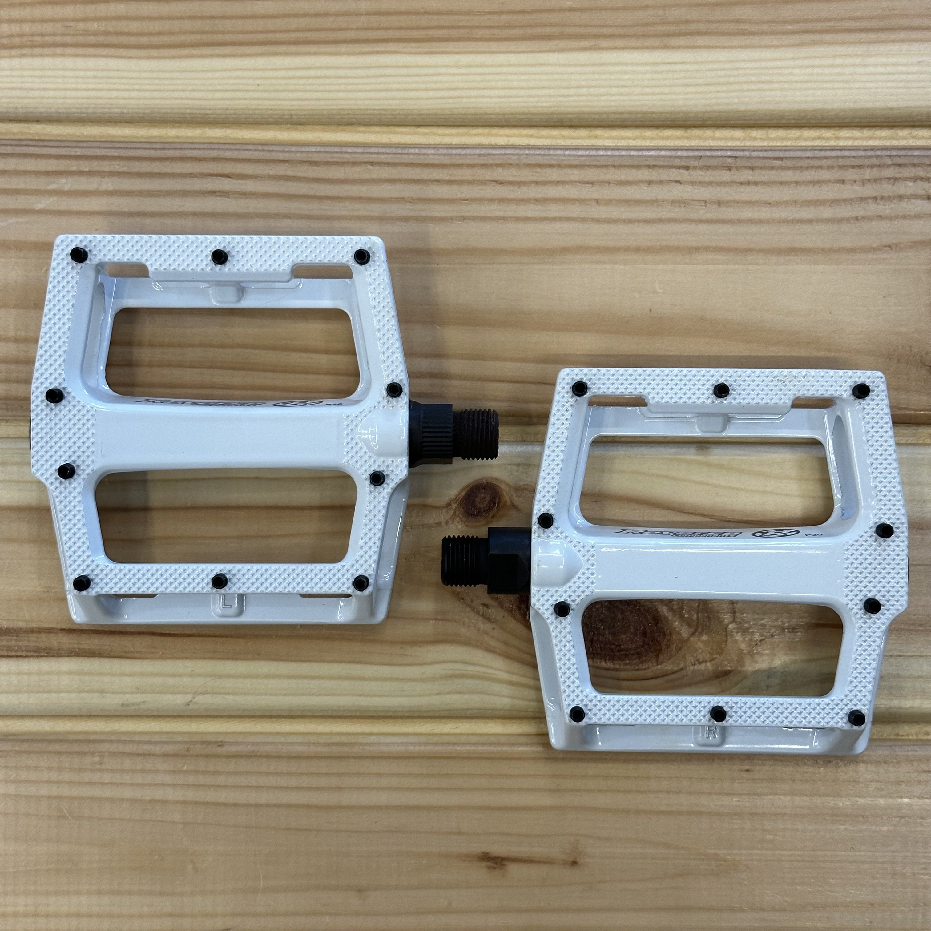 Reverse Super Shape 3D Platform Pedal - Beyaz