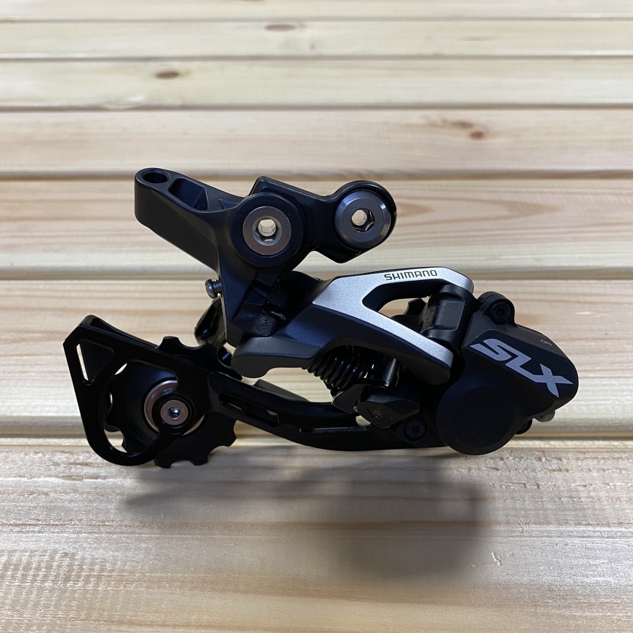 Shimano SLX M675 GS Shadow+ 10lu Arka Aktarıcı