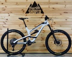 YT Capra CF Pro 27.5” - Enduro Bisiklet