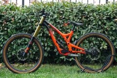 Commencal Supreme DH V4 27.5” - Downhill Bisiklet
