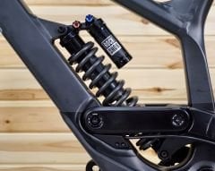 ﻿YT Tues Base 27.5” - Downhill Bisiklet