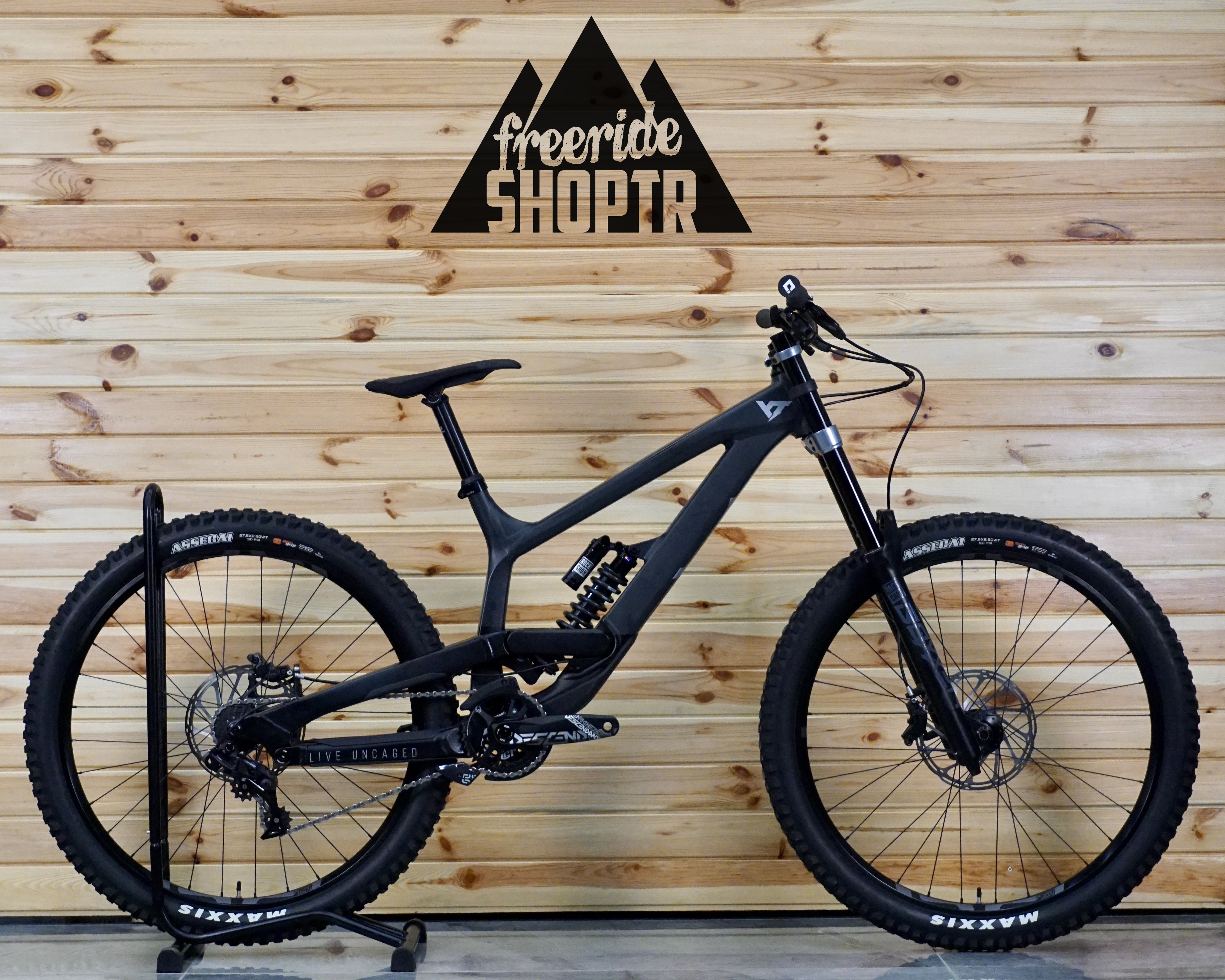 ﻿YT Tues Base 27.5” - Downhill Bisiklet