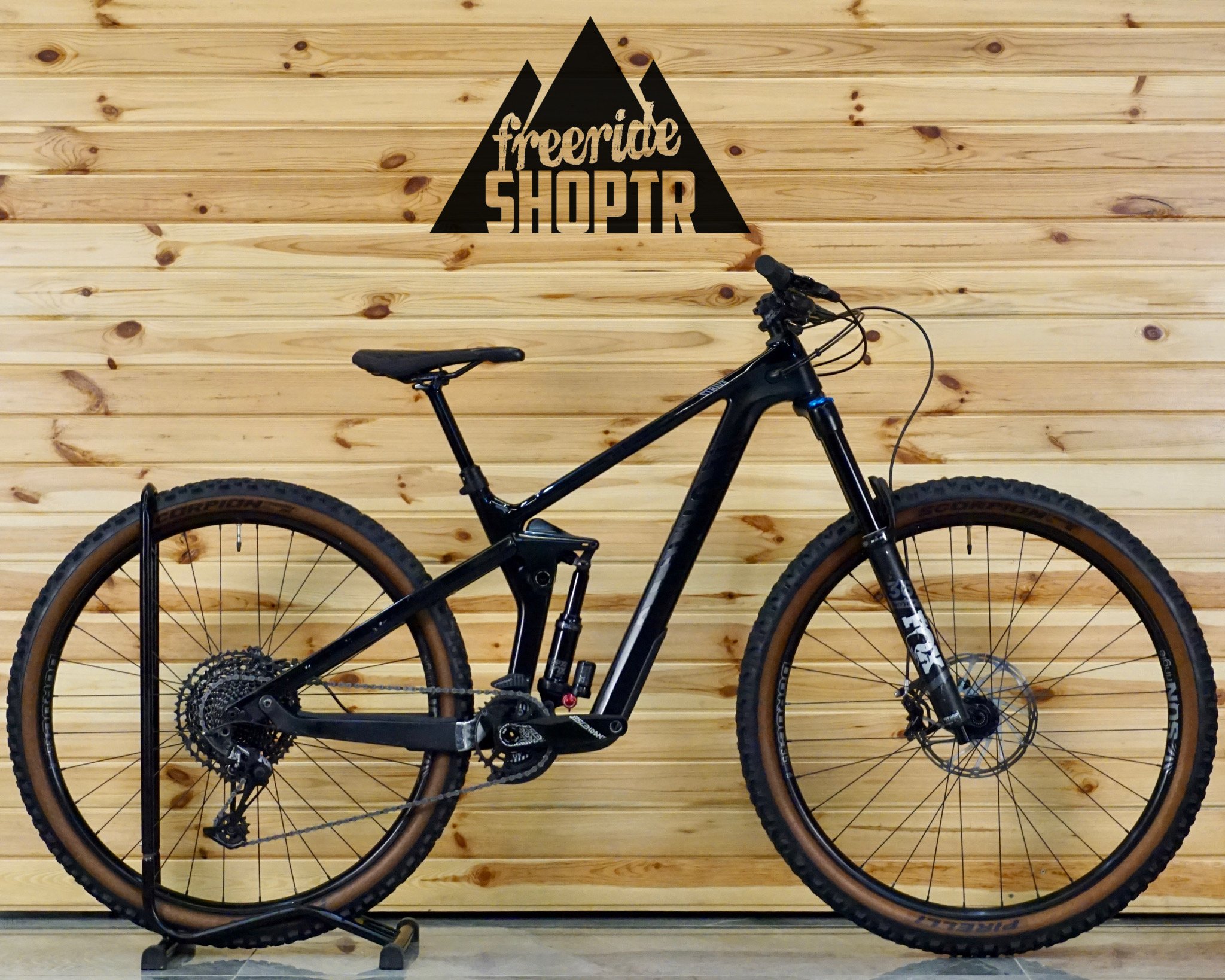 Canyon Strive CF 5.0 29” - Enduro Bisiklet