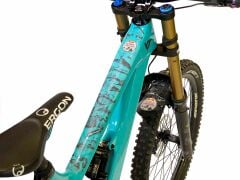 All Mountain Style Extra Kadro Koruyucu - Red Bull Hardline Dark Grey