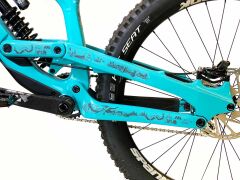 All Mountain Style Extra Kadro Koruyucu - Red Bull Hardline Dark Grey