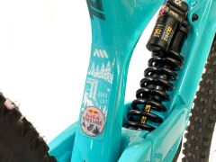 All Mountain Style Extra Kadro Koruyucu - Red Bull Hardline White