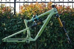 Nukeproof Mega 275 Factory Carbon 27.5” - Enduro Kadroset