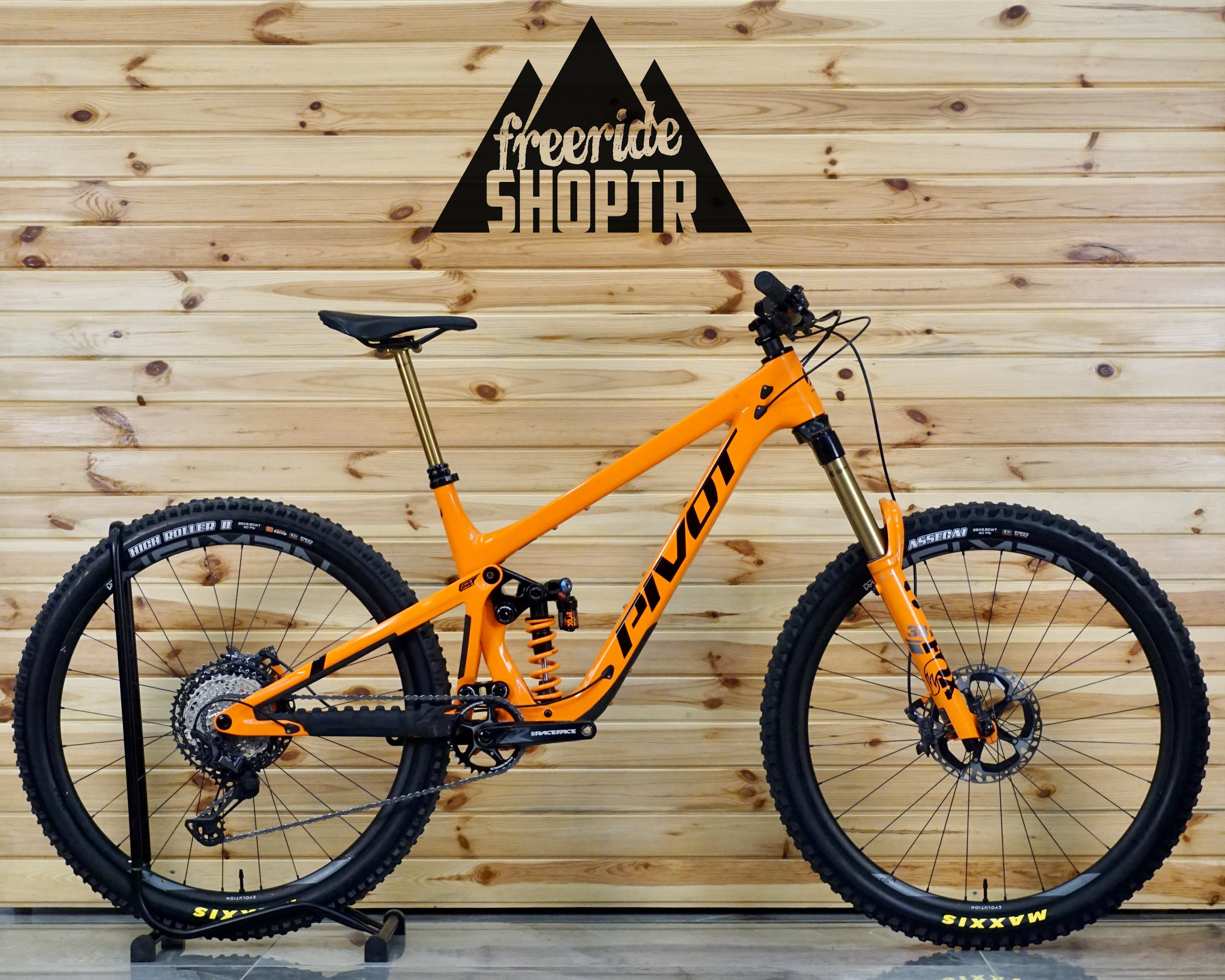 Pivot Firebird Pro 29” - Enduro Bisiklet