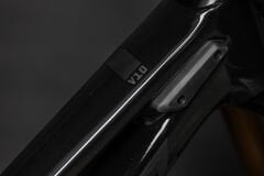 Santa Cruz V10 CC DH S - Gloss Black Speckle