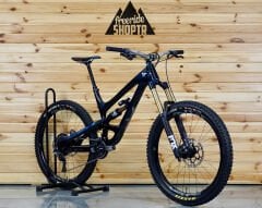 YT Capra CF Pro Race 27.5” - Enduro Bisiklet