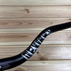 Reverse Deviant Gidon 730x31.8x76mm - Siyah/Beyaz